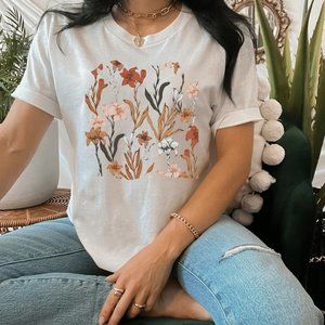 Life Of Lilies square graphic tee